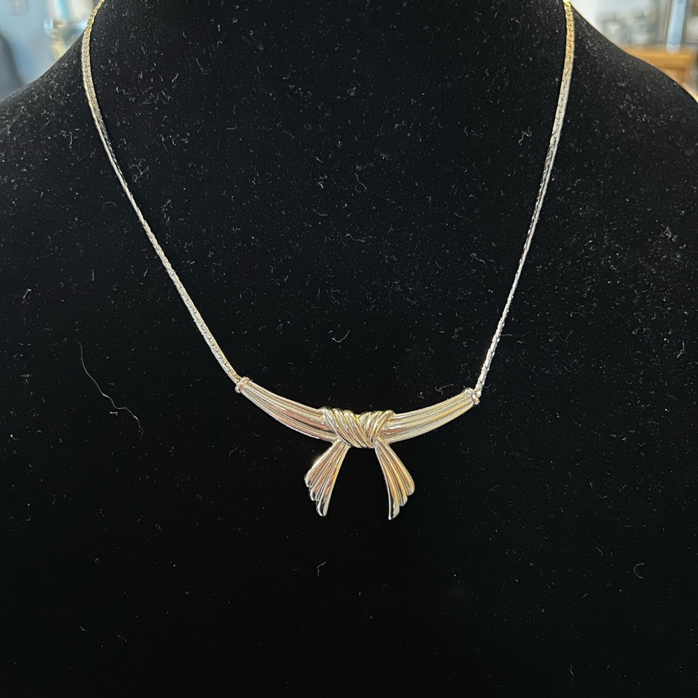 Vintage Silver Tone Pendant Necklace Link Chain Jewely Costume Fashion